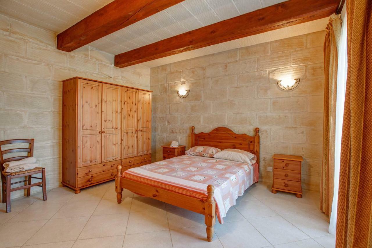 Il-Palma Holiday Farmhouse With Sunny Private Pool In Island Of Gozo Gharb  Bagian luar foto